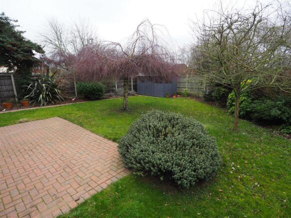 Extensive Rear Garden 614