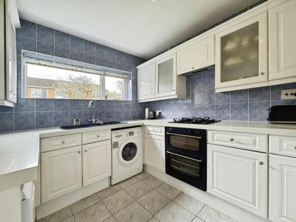 Hurst Lea Court, Alderley Edge, SK9 photo 4