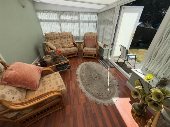 2 bed Semi-Detached Bungalow for sale Image 9