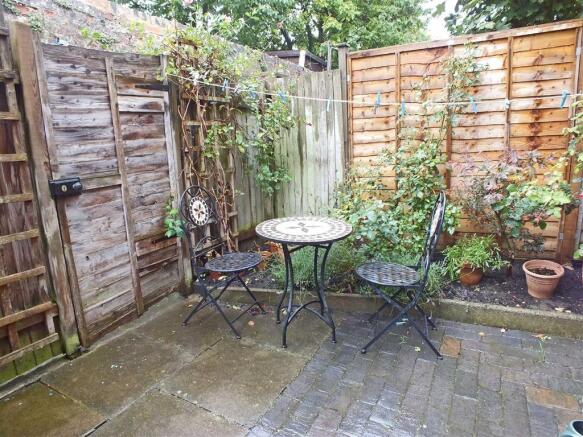 REAR COURTYARD