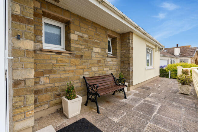 Cranford, 11a Howe Road