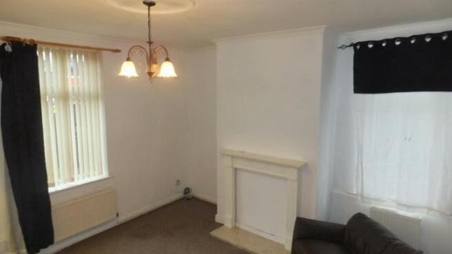 2 bed Terraced to rent Image 4