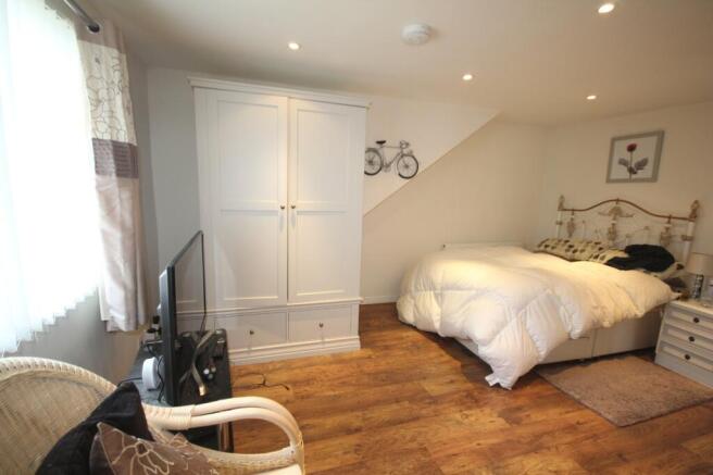3 bed Semi-Detached for sale Image 9