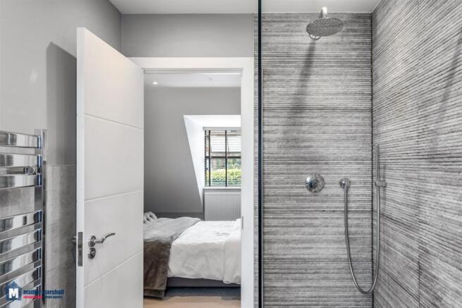 En Suite Second View