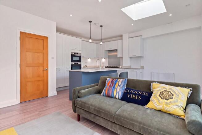 The Green, Claygate, KT10 photo 4