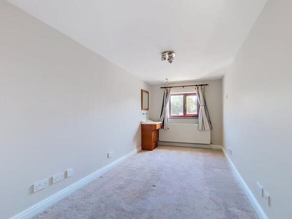 4 bed Detached for sale Image 11