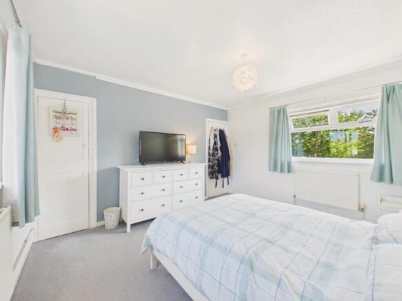 3 bed Semi-Detached for sale Image 6