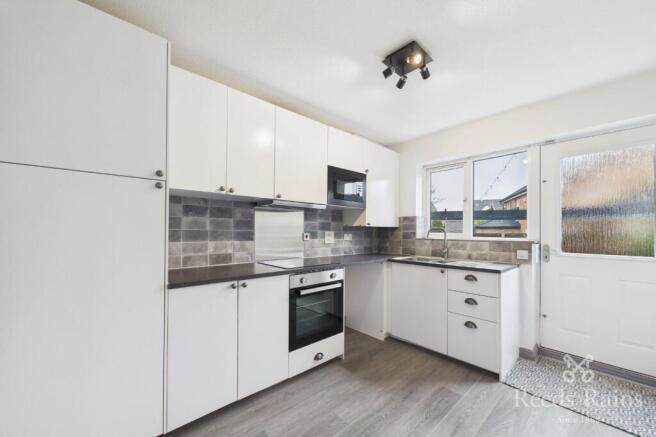 3 bed Semi-Detached for sale Image 4