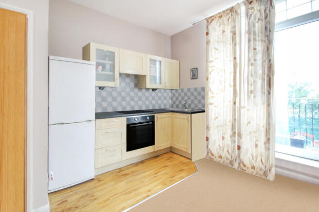 195 Lynchford Road, Farnborough, Hampshire, GU14 photo 5