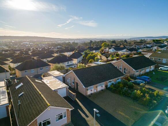 Ashbury Drive, Milton Hillside - Deceptively Light & Spacious Bungalow photo 4