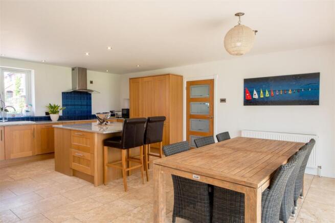 Open Plan Kitchen/Dining Space