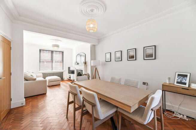 Lounge/Dining Room