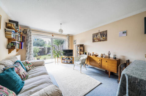 Fleetham Gardens, Lower Earley, Reading