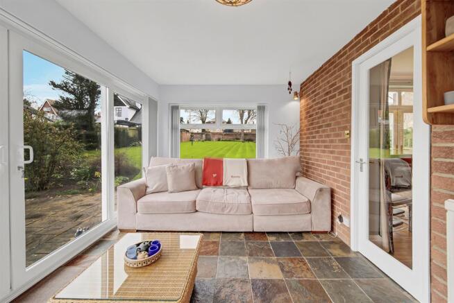 GARDEN ROOM
