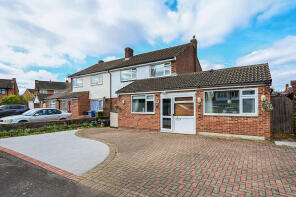 8, Chestnut Close, Blackwater, Camberley GU17 0JN
