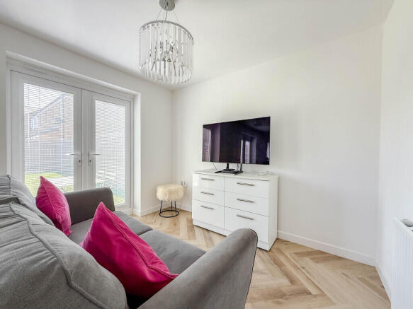 5 bed Detached for sale Image 10