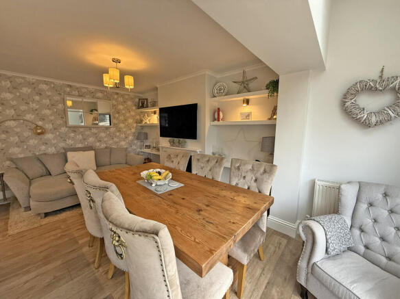 3 bed Semi-Detached for sale Image 5