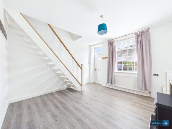 2 bed Terraced to rent Image 6