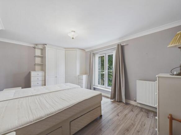 2 bed Apartment for sale Image 8
