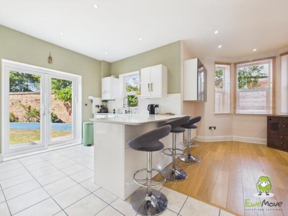 EweMove Estate Agents Basingstoke - Winchester Roa