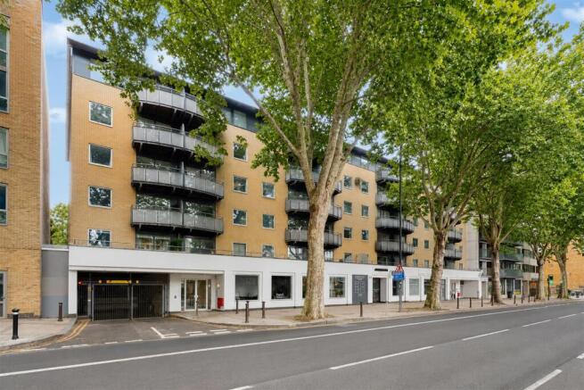 Flat 2, 546 Chiswick High Road - 1r1HyjNOHG2DPBnms