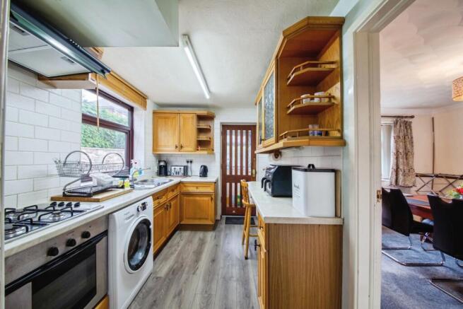 3 bed Semi-Detached for sale Image 6