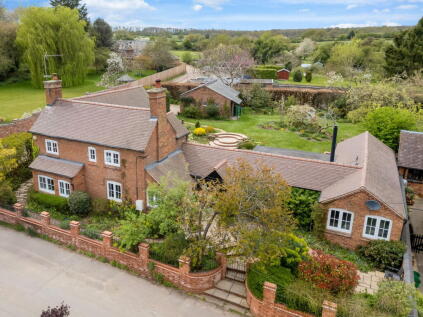 Cobblers Cottage, The Green, Snitterfield, Stratford-upon-avon, Warwickshire, CV37 0JF