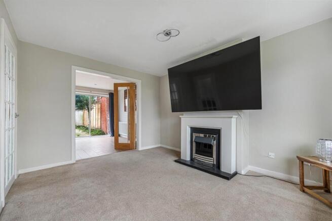 Lounge opening to