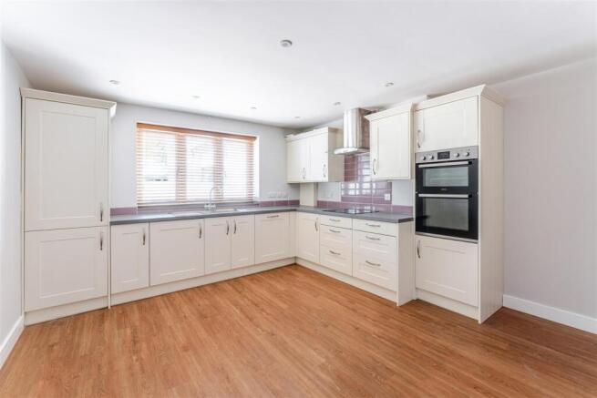 3 - kitchen breakfast room.jpg