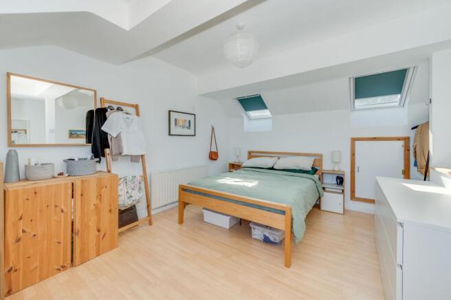 3 bed Terraced for sale Image 12