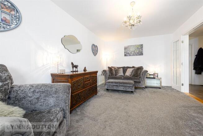 4 bed Detached for sale Image 10