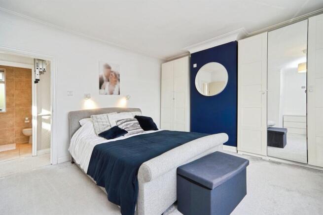 2 bed Semi-Detached for sale Image 8