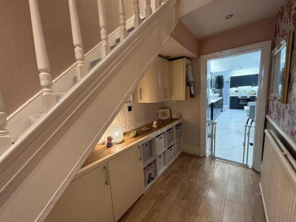 5 bed Terraced for sale Image 9