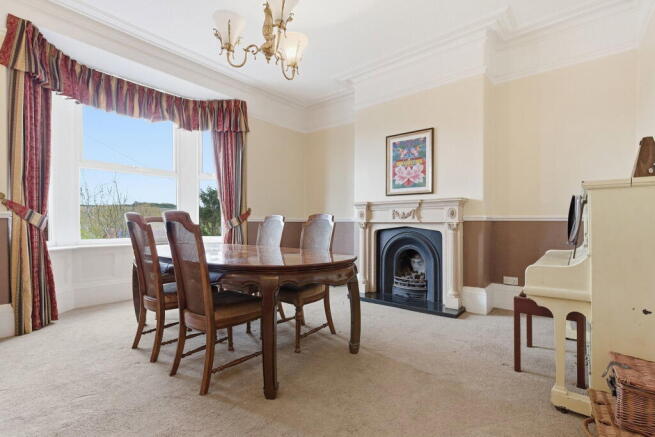 5 bed Semi-Detached for sale Image 10