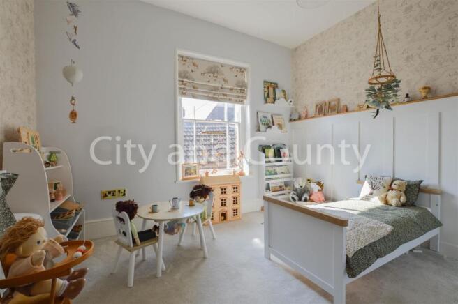 bed 2.jpg