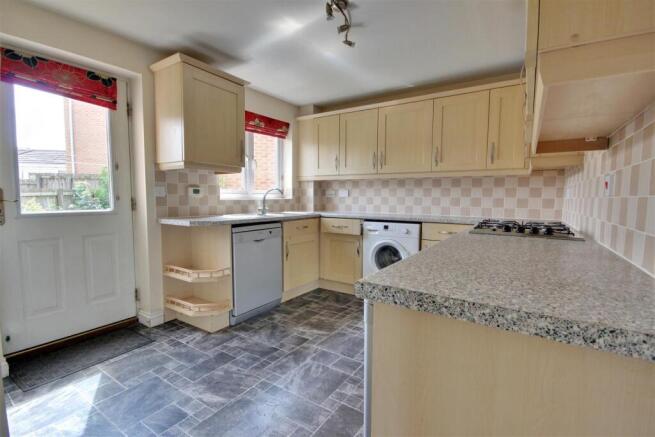 4 bed Semi-Detached for sale Image 6
