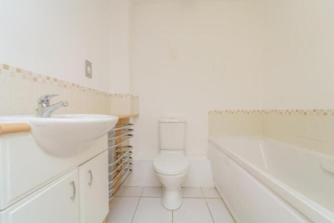 8411642-internal05-800.jpg