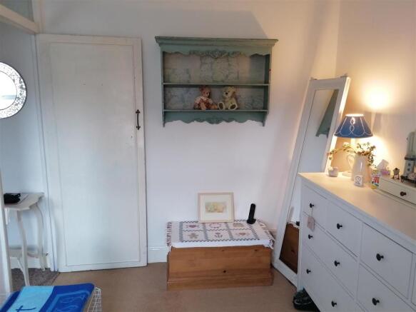 BEDROOM 2