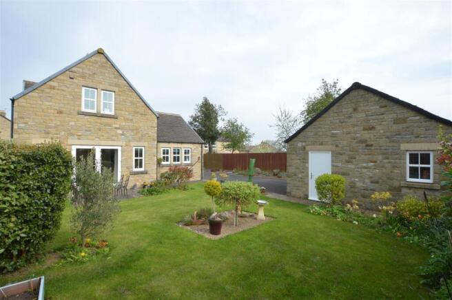 24 ianson close (10).JPG