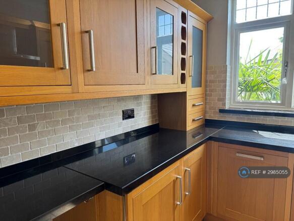 3 bed Semi-Detached to rent Image 12