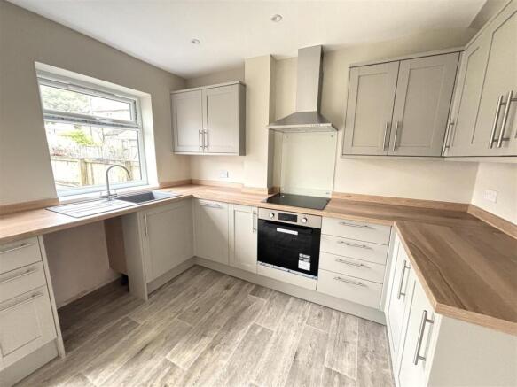 3 bed Town House for sale Image 11