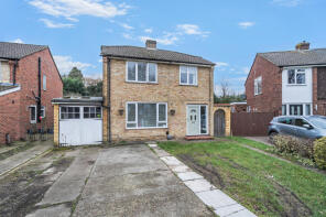33, Giffard Drive, Farnborough GU14 8PU