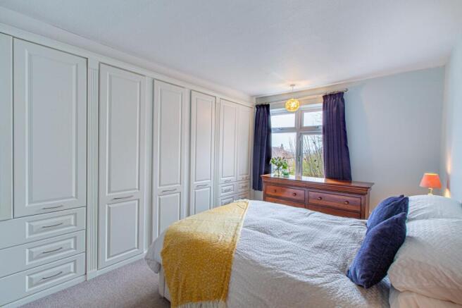 4 bed Semi-Detached for sale Image 12