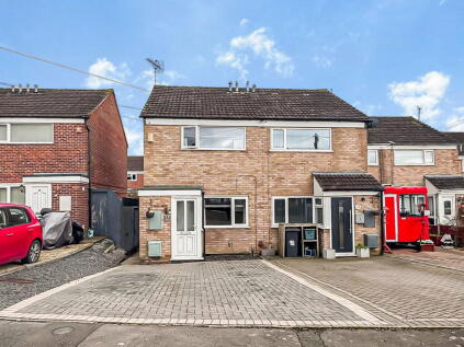 Fieldcourt Gardens, Quedgeley, Gloucester, GL2 4UD