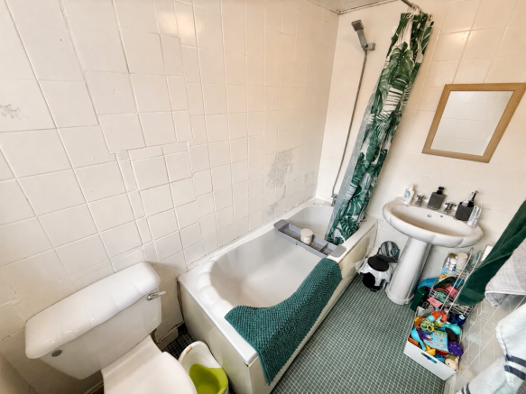 2 bed Terraced for sale Image 8