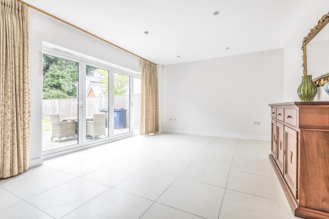 Froxfield Way, High Wycombe photo 4