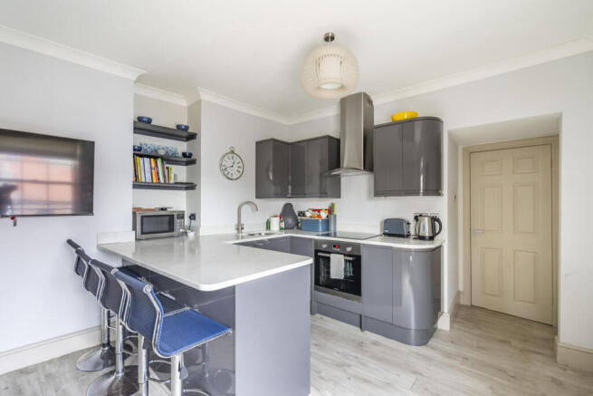 2 bed Apartment for sale Image 5