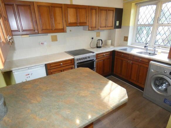 Mount Close, Killingworth, Newcastle Upon Tyne photo 2