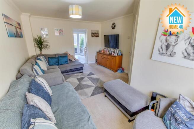 LIVING ROOM: