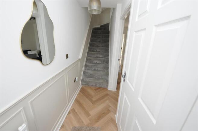 2 bed Semi-Detached for sale Image 5